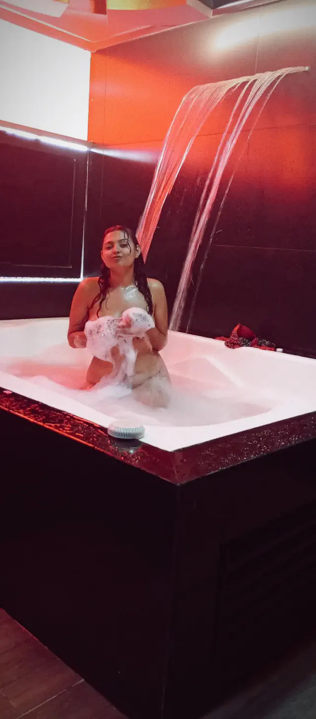 escort-media-0039c238-1776-4fb9-9158-2382d4f84f26