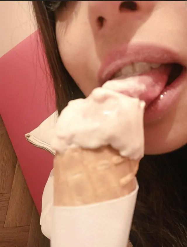 escort-media-0430c97f-5024-43e4-b597-186ae46c3f1a