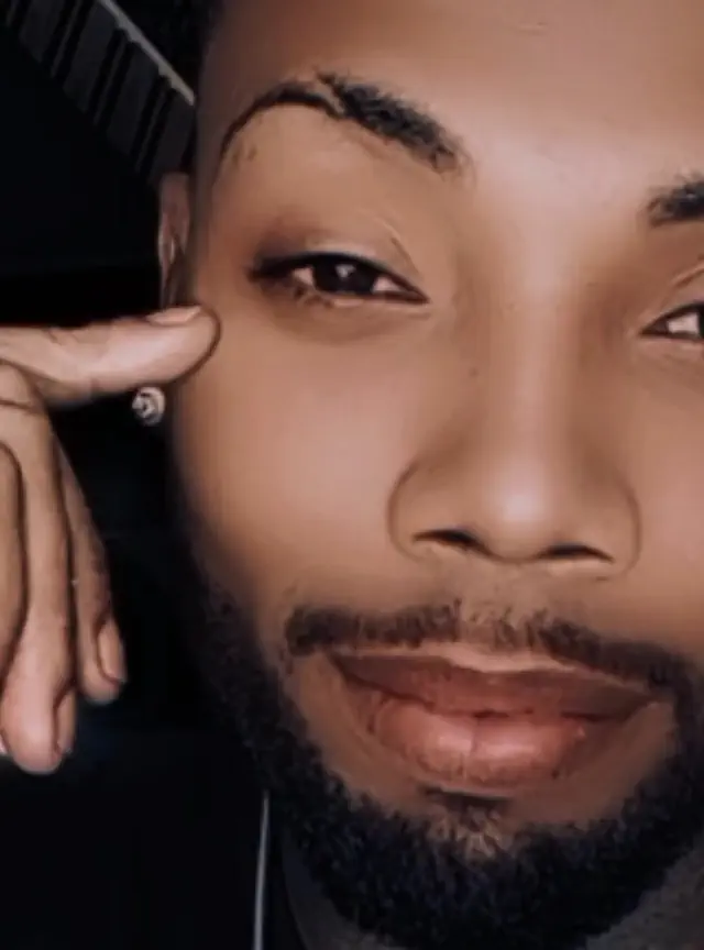 escort-media-0504210c-2b27-41fb-81c0-08fdb341fd47