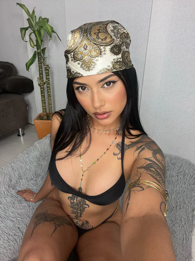 escort-media-050db5ac-4141-4c52-8f7c-e22a2d515983
