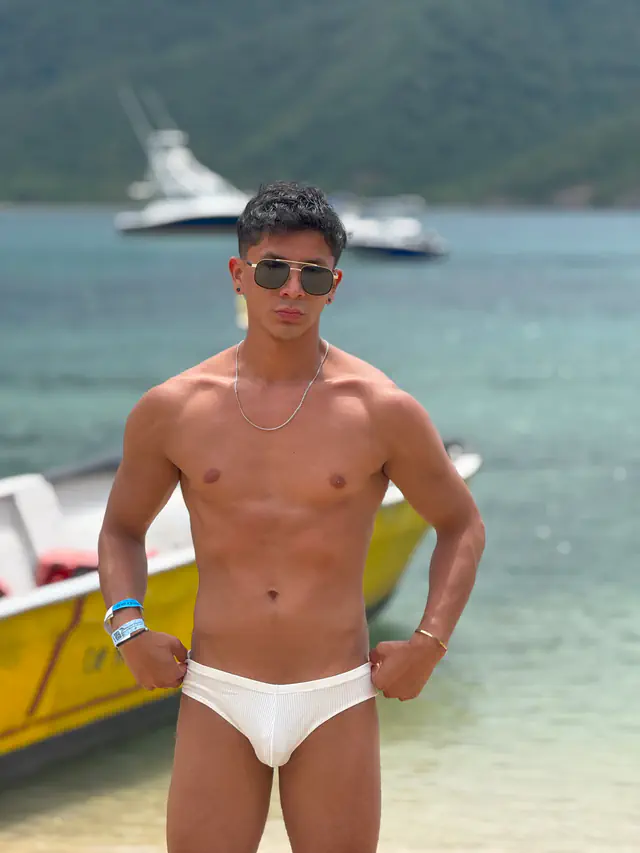 escort-media-0524d644-f502-414d-9239-1f3347c68c98