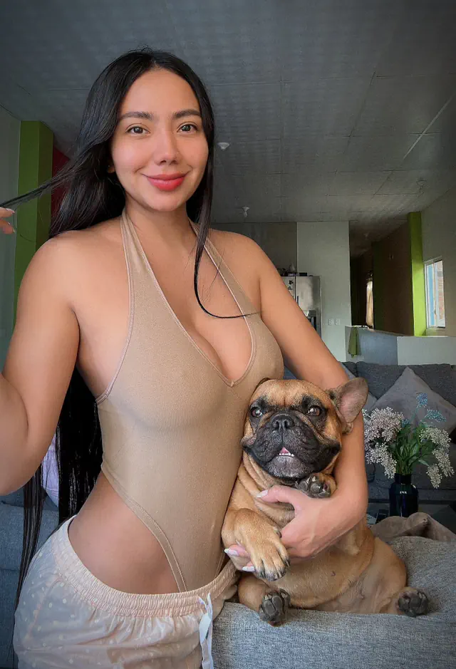 escort-media-08851a39-2d8d-470c-942c-b581edf4c685