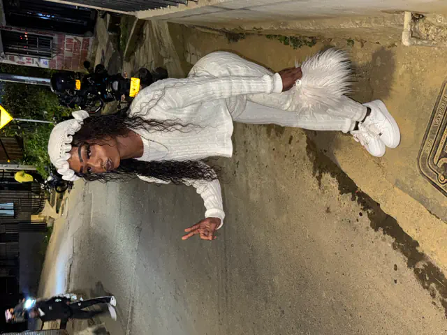 escort-media-0a2db8f2-5340-4a93-becd-c33a70a6d338