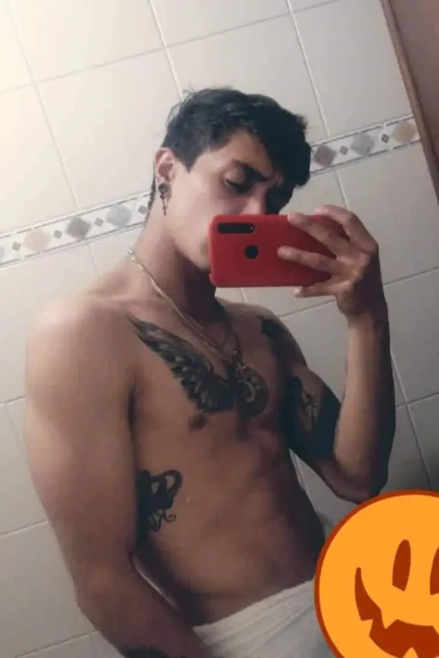 escort-media-0a5fa646-54bd-4711-b6c6-5fd408f7c90d