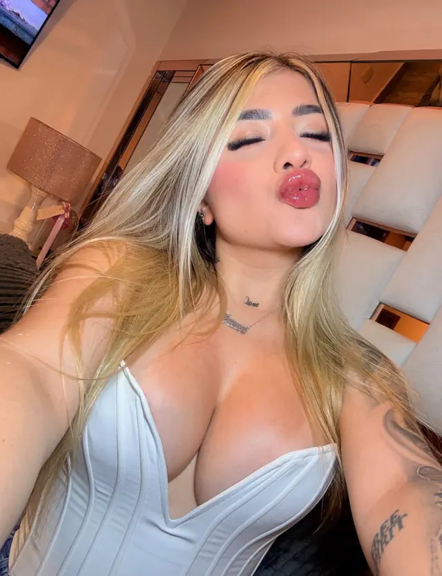 escort-media-0ae198a7-4eed-4b79-a1c7-8f7e10c0f619