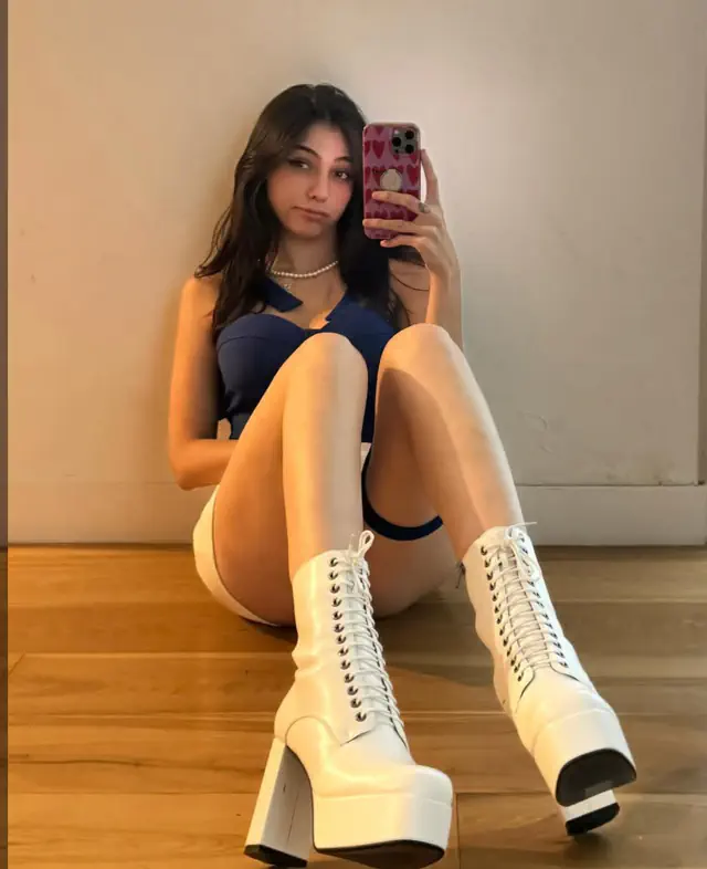 escort-media-0c731246-96e5-4222-b69a-cc7994cb1a86