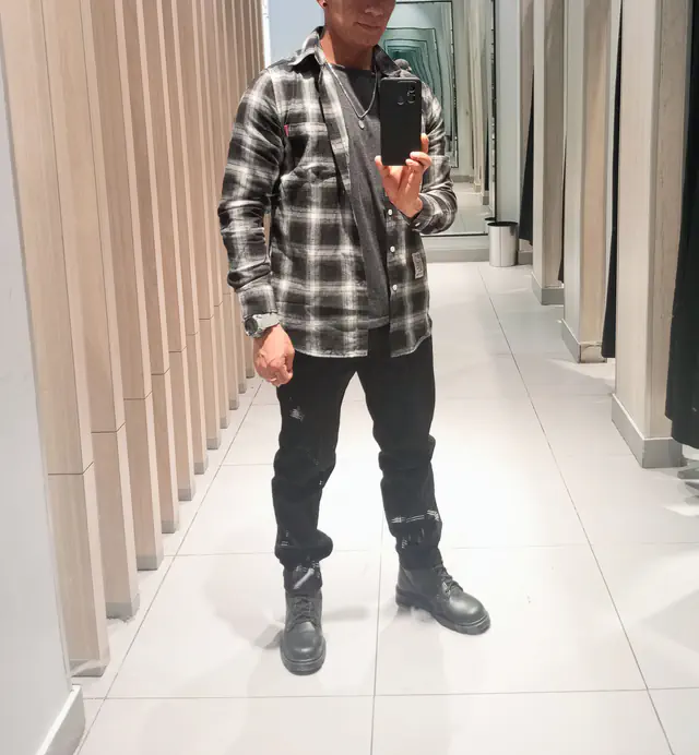 escort-media-0cd27cd8-82df-4e22-8671-eb97851918c7