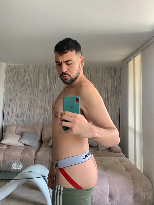 escort-media-0d8c4f97-dd82-4189-9555-a5de2ad8e300