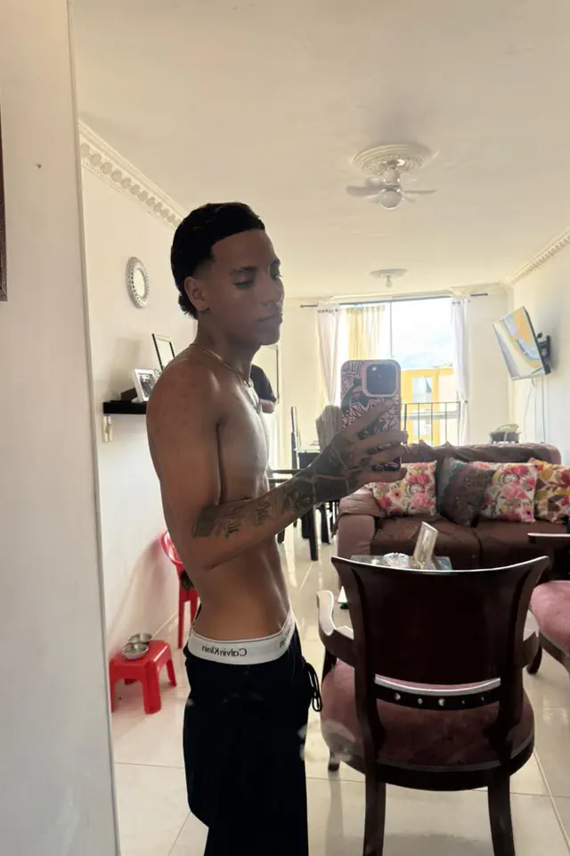 escort-media-0fe5f638-8079-444f-8d0a-1e890f9776e8