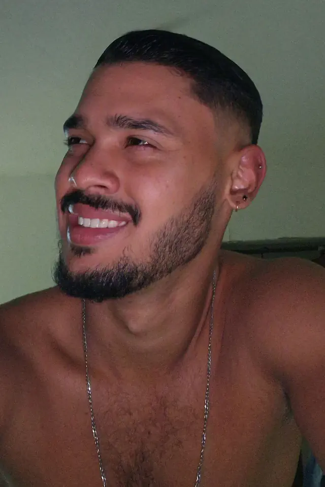 escort-media-105d888c-17be-4631-b481-6ac20896de20