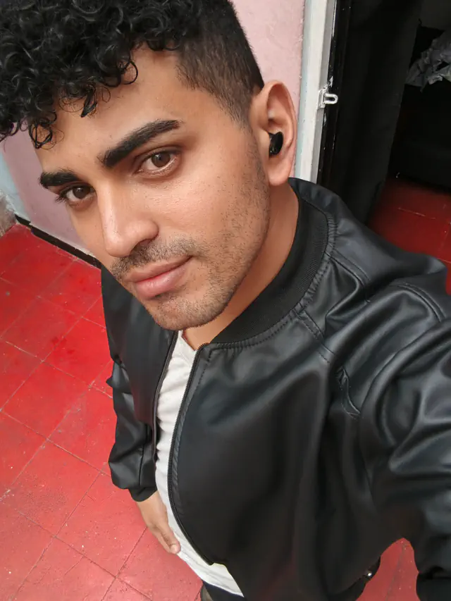 escort-media-124f81a9-f65c-4c29-8a96-252bd60bdf9b