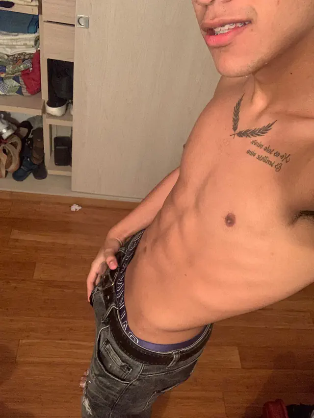 escort-media-12933522-bdb6-4ca2-b95a-426c7ffeb5b6