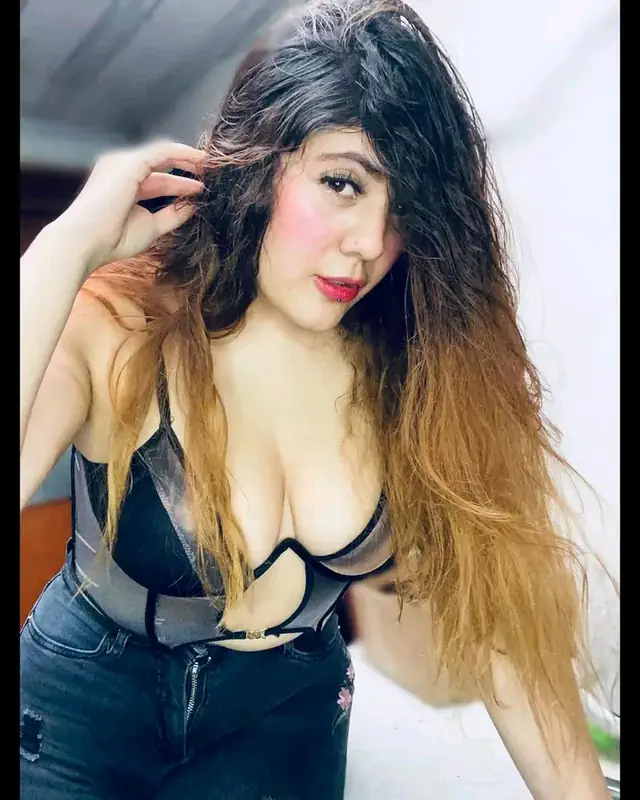 escort-media-1324c6e6-a82e-4cb2-80be-2aa059c3904c