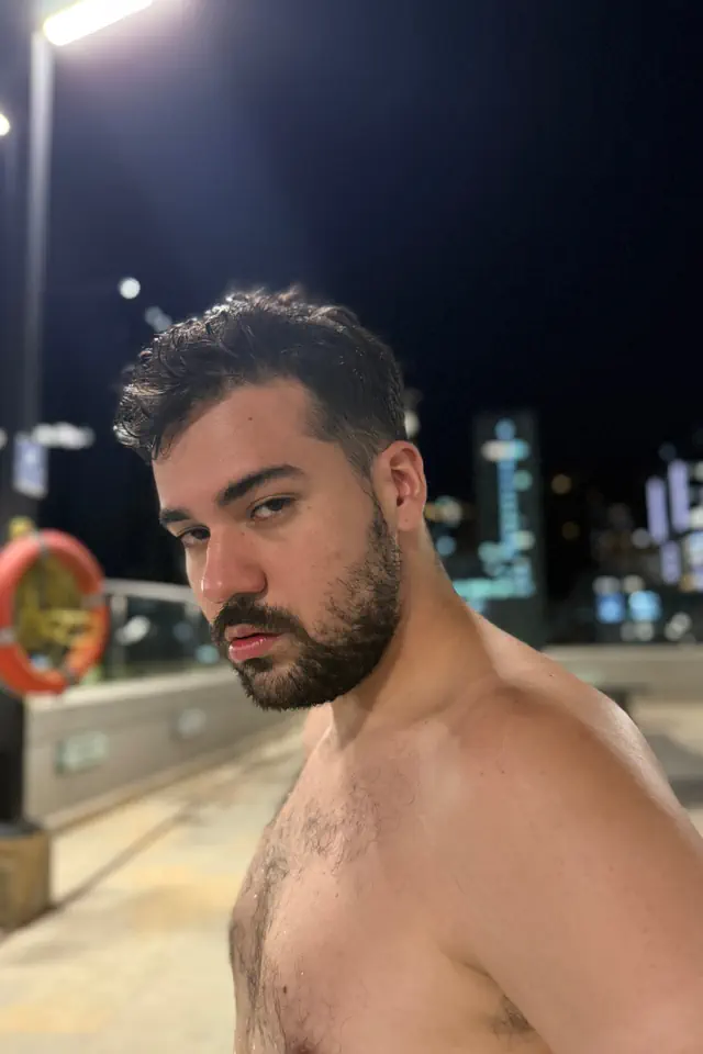 escort-media-15f94d7a-a9e6-406e-87f5-21b447e84c4c