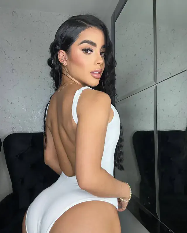 escort-media-1704191c-3a5a-4770-aa4a-8f0b2e08d41d