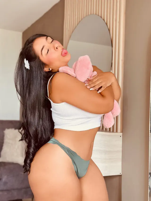 escort-media-1837e438-1353-4c00-a9de-f73c2b0460cc