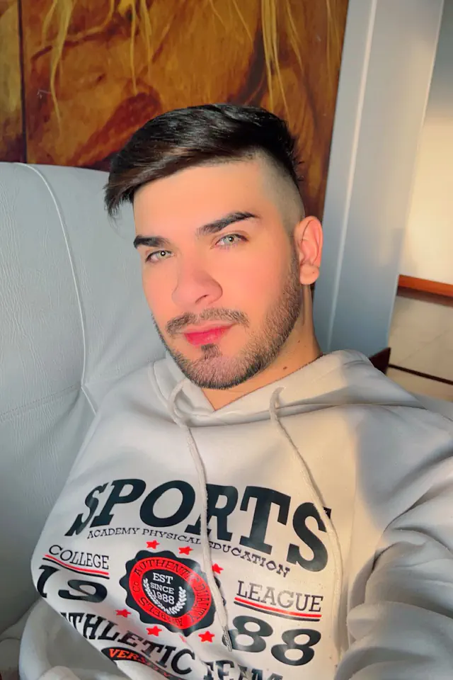 escort-media-183c98be-d665-4ed1-b23e-6d1e2dfd7c0b