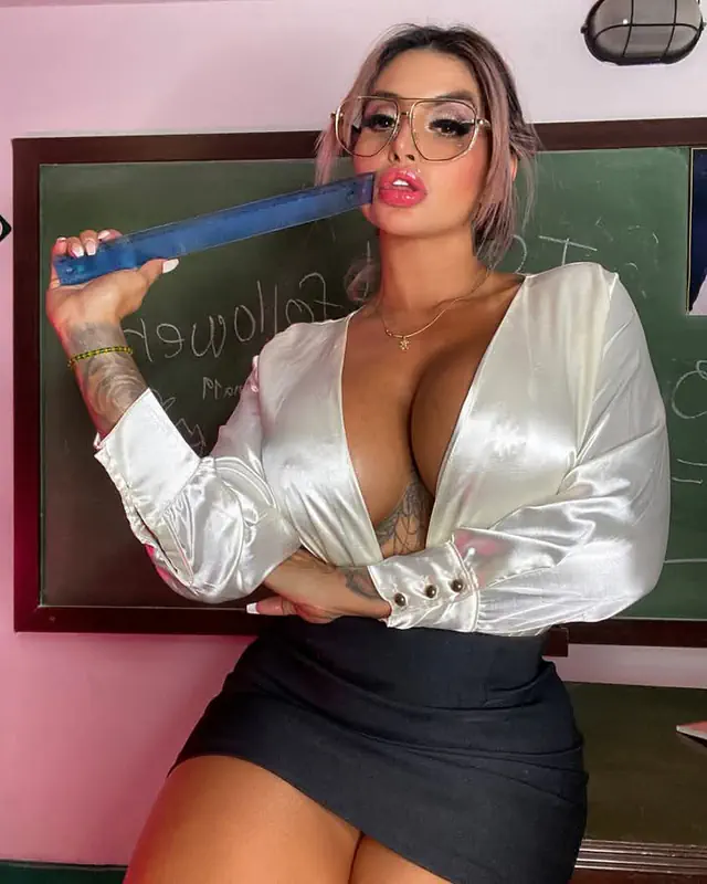 escort-media-187c2059-9c9f-418b-bf72-3aabd7a3e672