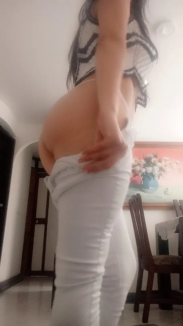 escort-media-195b3bed-9fd7-4954-bff6-dc3d1d537015