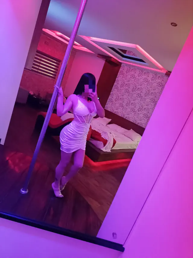 escort-media-1b1fbd7e-56d6-4af2-9813-6ac7857209e1