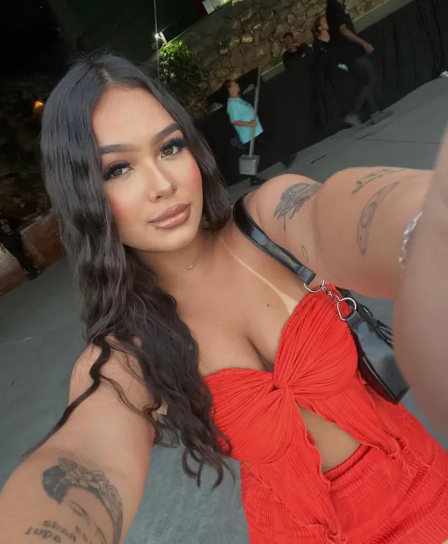 escort-media-1c9eae79-3618-4c88-98ca-aa75d2a68402