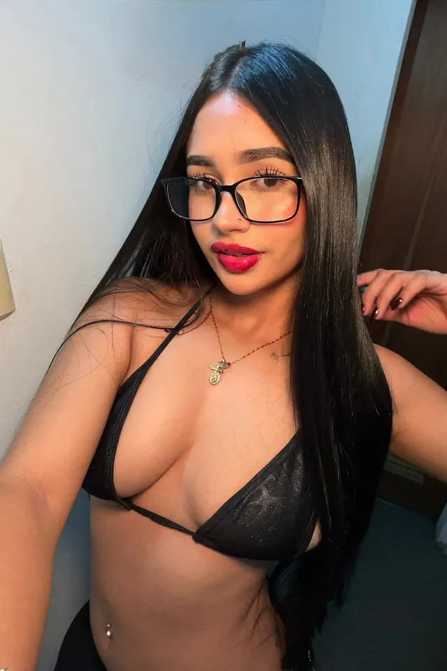 escort-media-21a36d2d-b30c-4502-bed4-cf4f9b4306c0