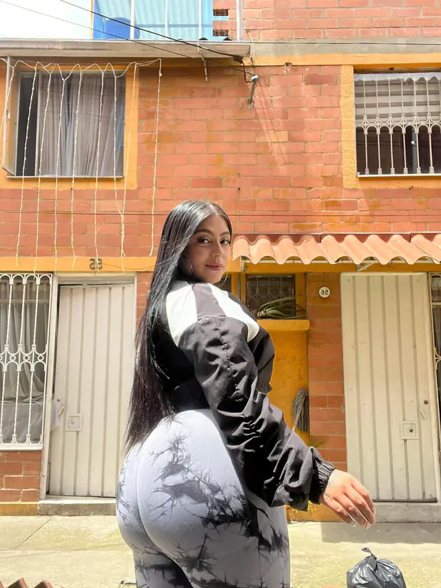 escort-media-222d66df-ed22-403e-95c1-01fa9e58e7e1