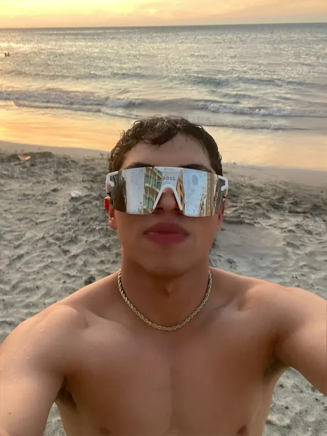 escort-media-257bca51-a5fe-460e-a670-11f918c3c551