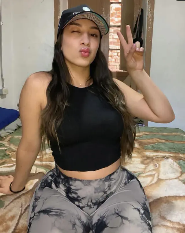 escort-media-2ab6849c-8064-4d75-93bf-285d19fe71d8