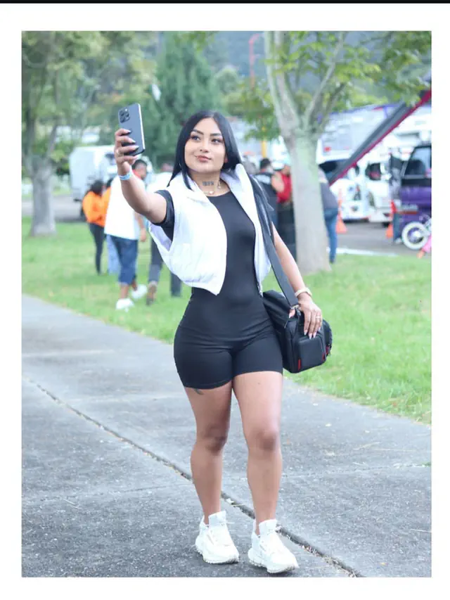 escort-media-2ad471f6-7f0d-4cb3-ac5e-ea4fdf912368