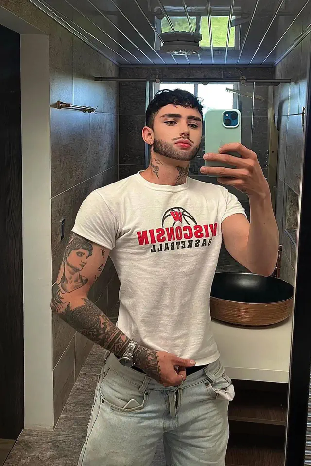 escort-media-2b86ea08-68bb-4209-9b5b-5bb9911f8721