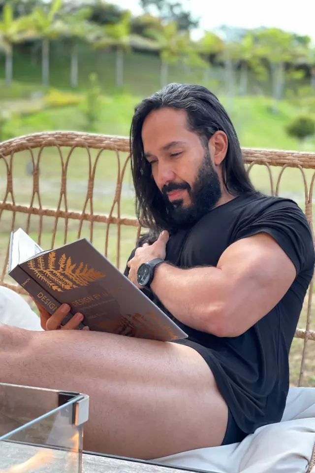 escort-media-2ba21fb1-5199-4390-bb85-c14f314184db