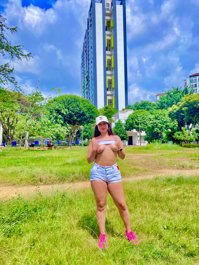 escort-media-2ba4b61f-c0b6-4a4d-1554-110770857900