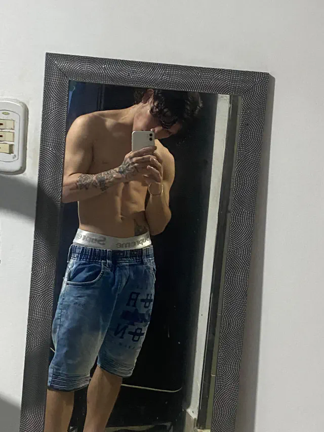 escort-media-3095b831-149c-45d0-a106-dc17ec394d7d