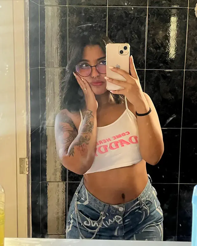 escort-media-32183b93-b2e7-4d8b-9ad9-9b1021cee8c4