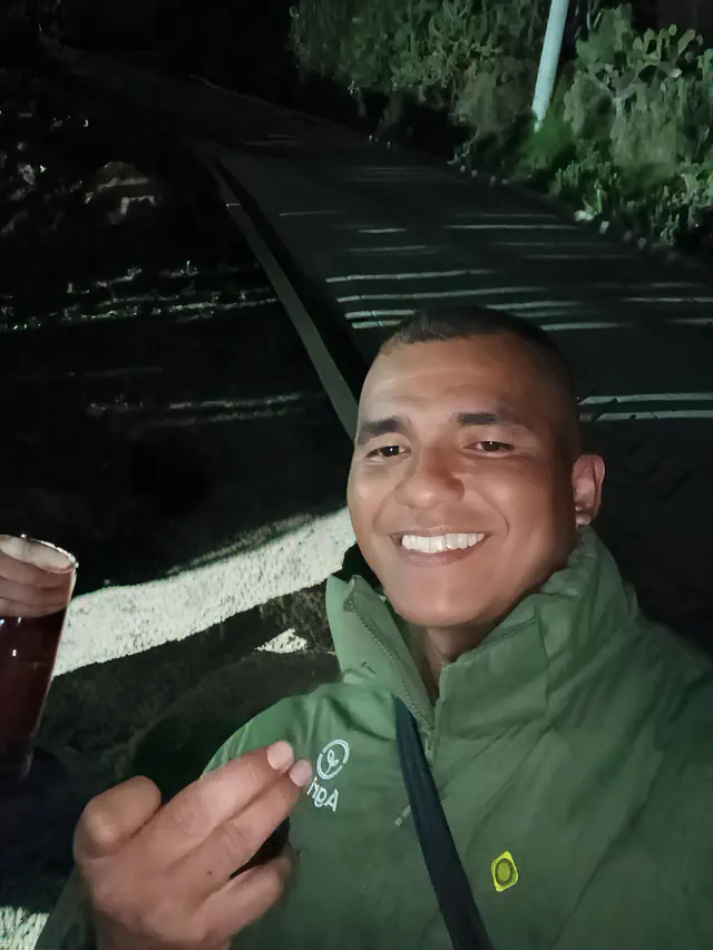 escort-media-32324e2b-fb2b-4764-b3f2-f962ec86a487