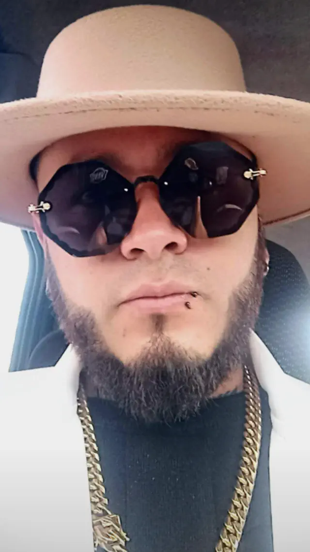 escort-media-327bf11b-69ff-47f0-878b-f393c362d37f