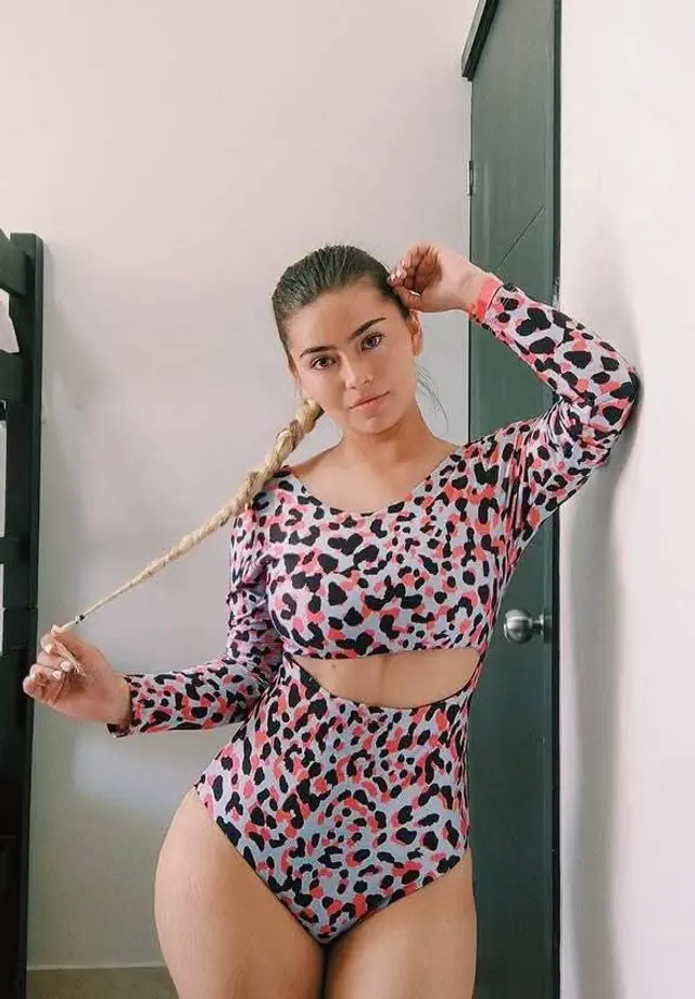 escort-media-34e07abf-2163-46db-9d78-3c6fd5e7a60d