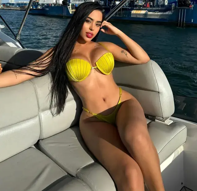 escort-media-36998375-85dc-42e0-a5ef-9c2ebcc6411f