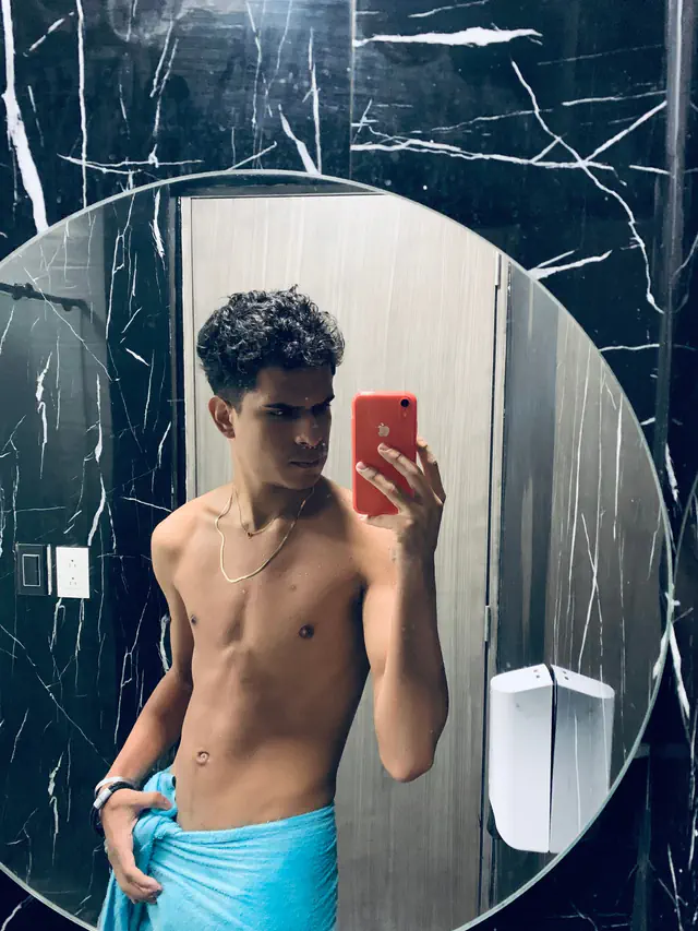 escort-media-36ae3114-24a9-4a42-bcd8-2501fd0cf500