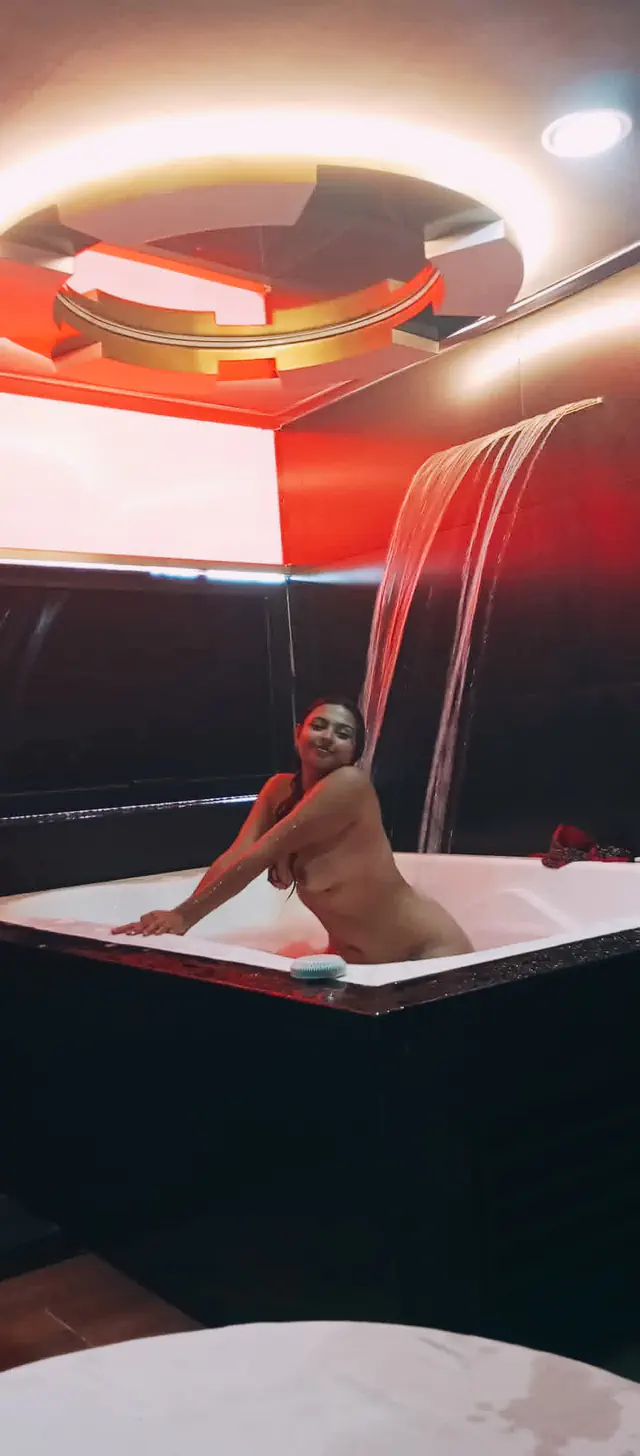 escort-media-37587e85-7f40-4fa3-9bc1-53c2e778fb01