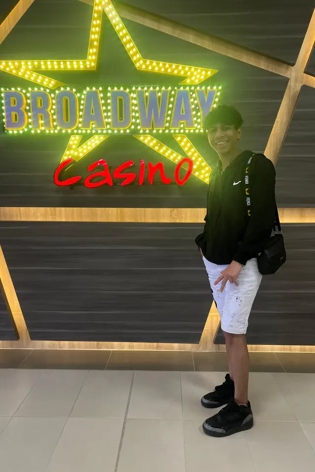 escort-media-38d8402d-0a3f-4833-a448-92370e6ff72f