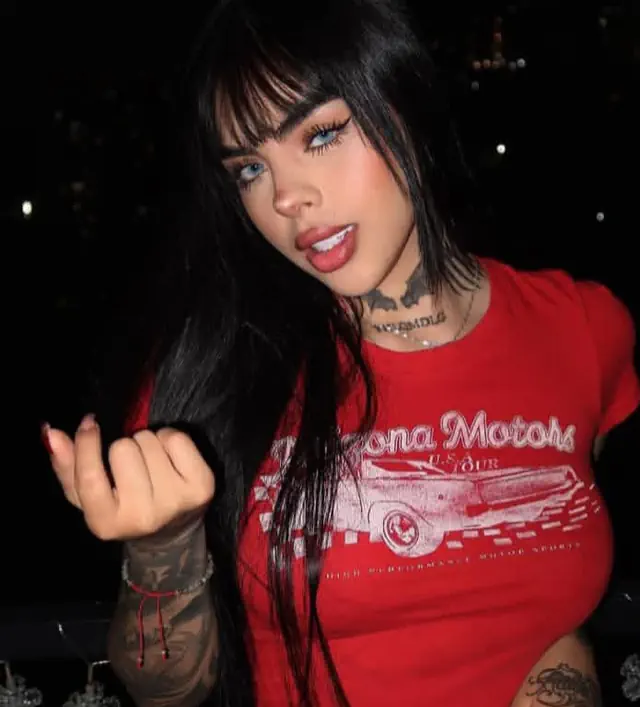 escort-media-433e2913-61b6-4ebb-b2e0-aa9cfb298e1d