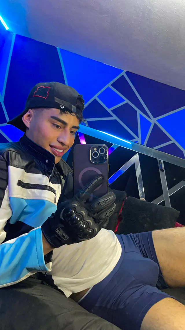 escort-media-43429fa3-ef0e-4a71-89d7-cf814227d359