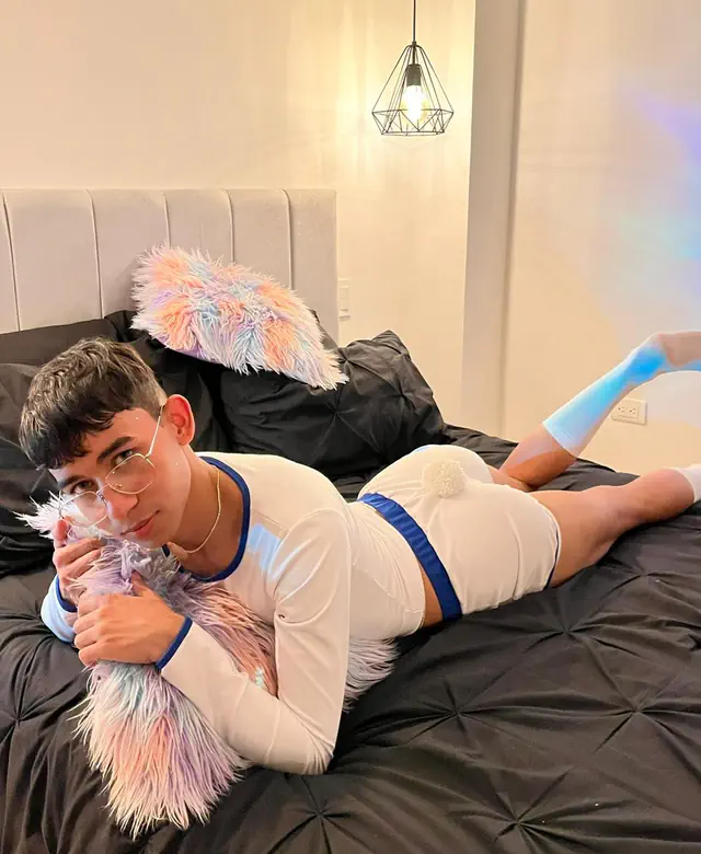 escort-media-456c6844-b356-45c8-9abf-48804613fef8