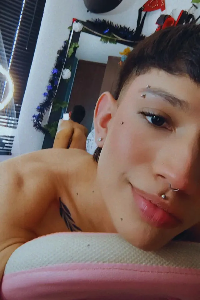 escort-media-495e71cd-c45e-4c5e-bfd6-4827b6d1a4ee