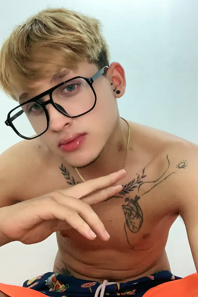 escort-media-4e3c8255-8d25-475e-8996-751cea54ffe4