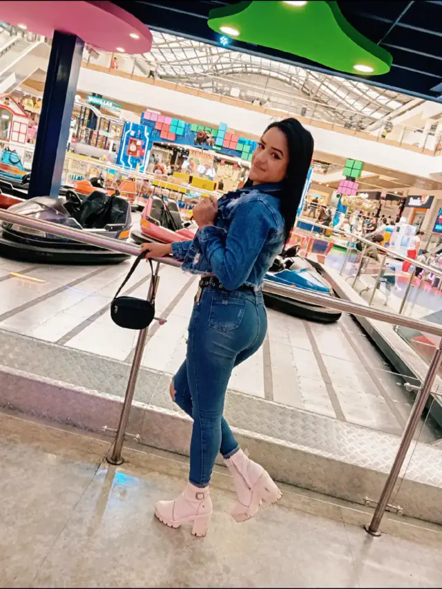 escort-media-4e44f9b6-1947-4fa1-a271-78dd1139f64f