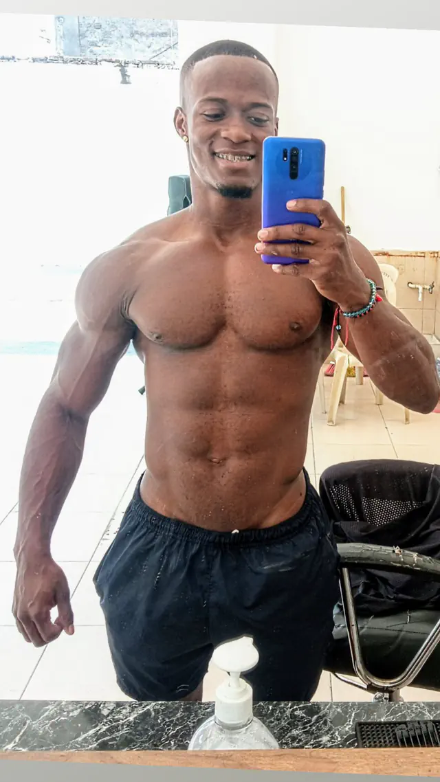 escort-media-4fa8e1d6-8c34-404b-9c6d-62eae5e951ba