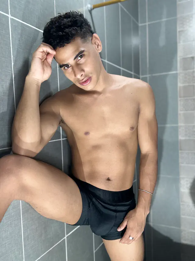 escort-media-503015dd-a3f5-4434-9e3b-48162a64f15f